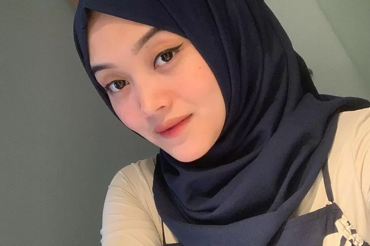 Putri Delina